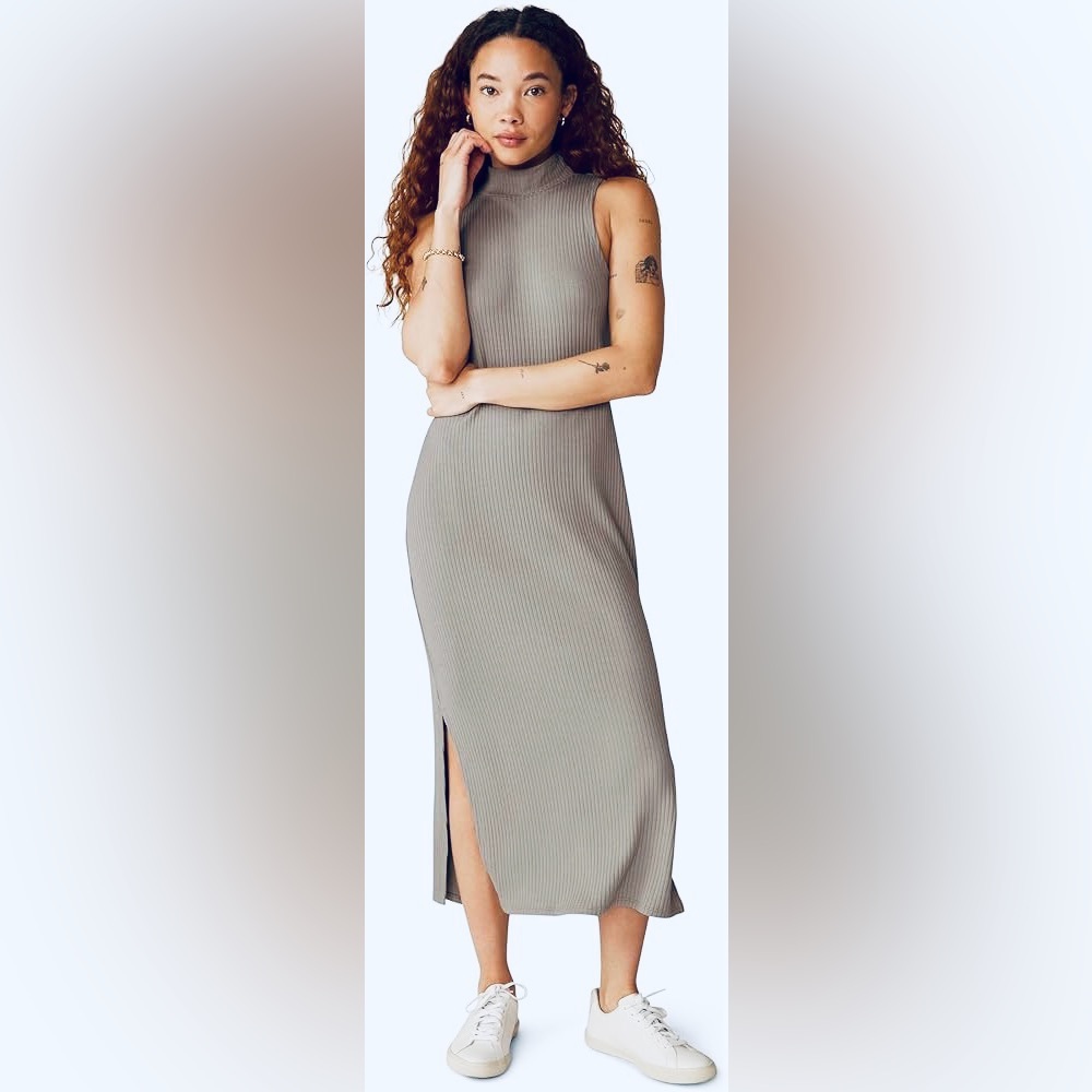 Sleeveless Gray Ribbed Dress